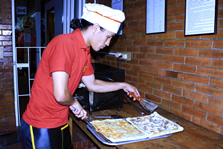 show de pizzeritos con pizza para fiestas infantiles